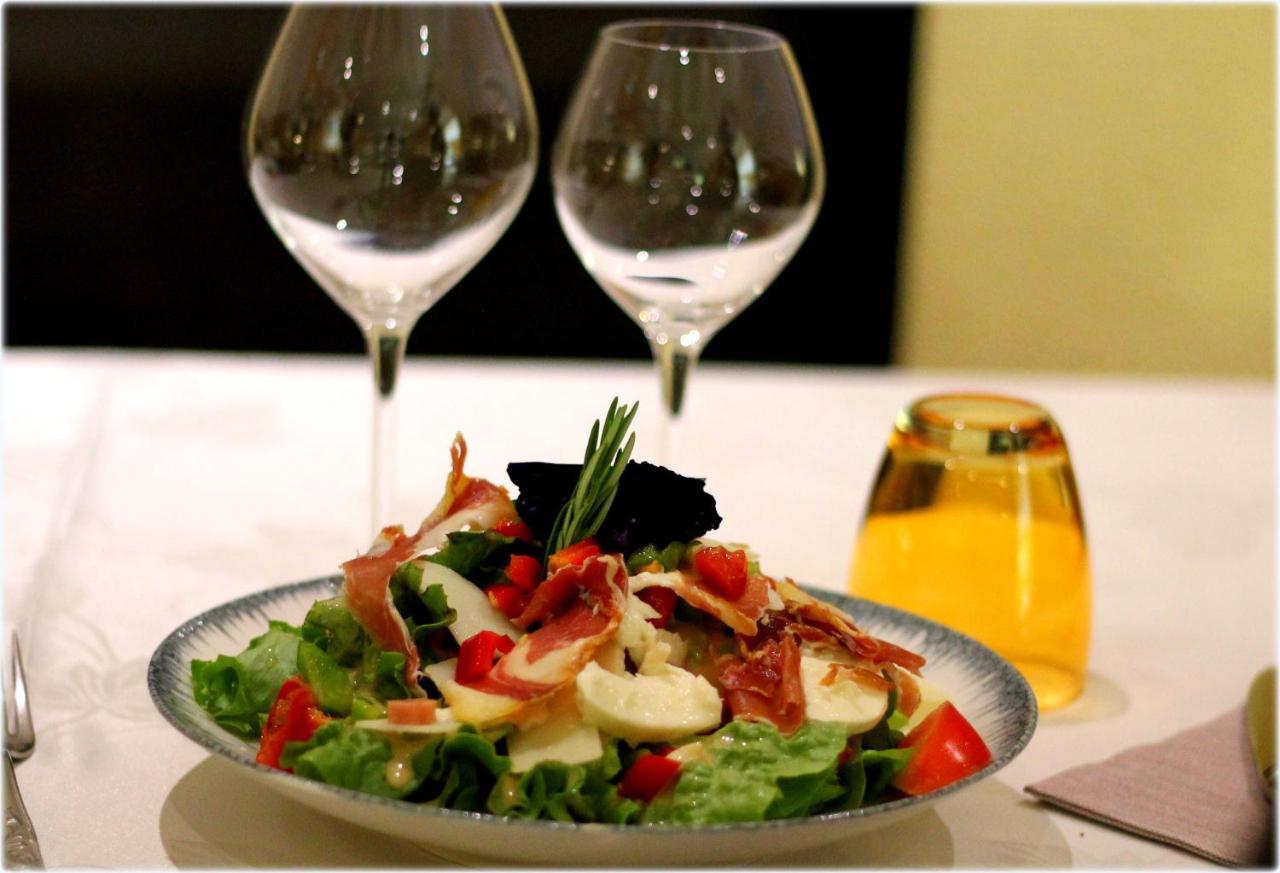 Logis Hotel Restaurant & Pizzeria Vuillot Кюизо Экстерьер фото