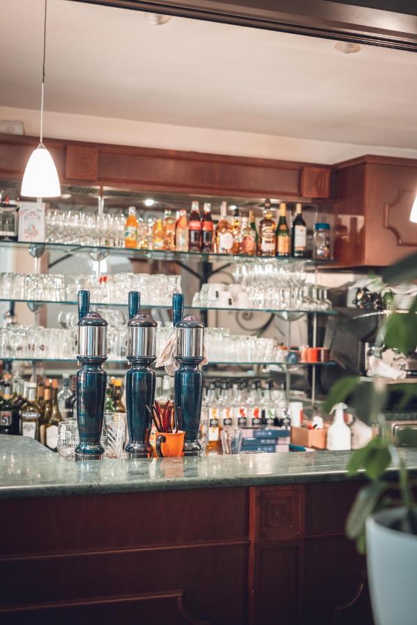 Logis Hotel Restaurant & Pizzeria Vuillot Кюизо Экстерьер фото