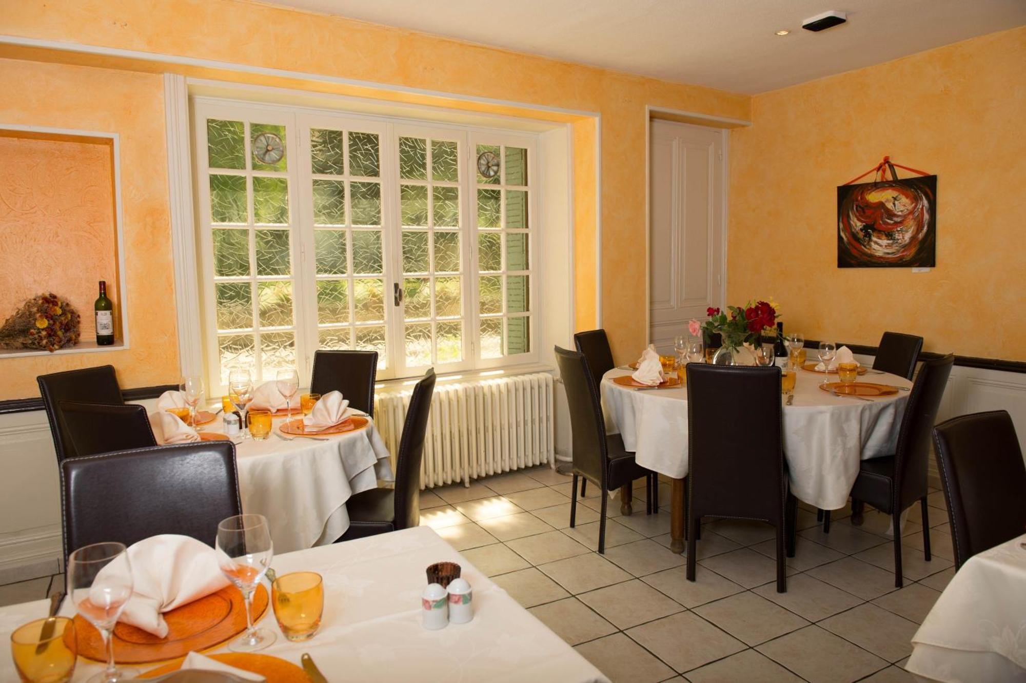 Logis Hotel Restaurant & Pizzeria Vuillot Кюизо Экстерьер фото